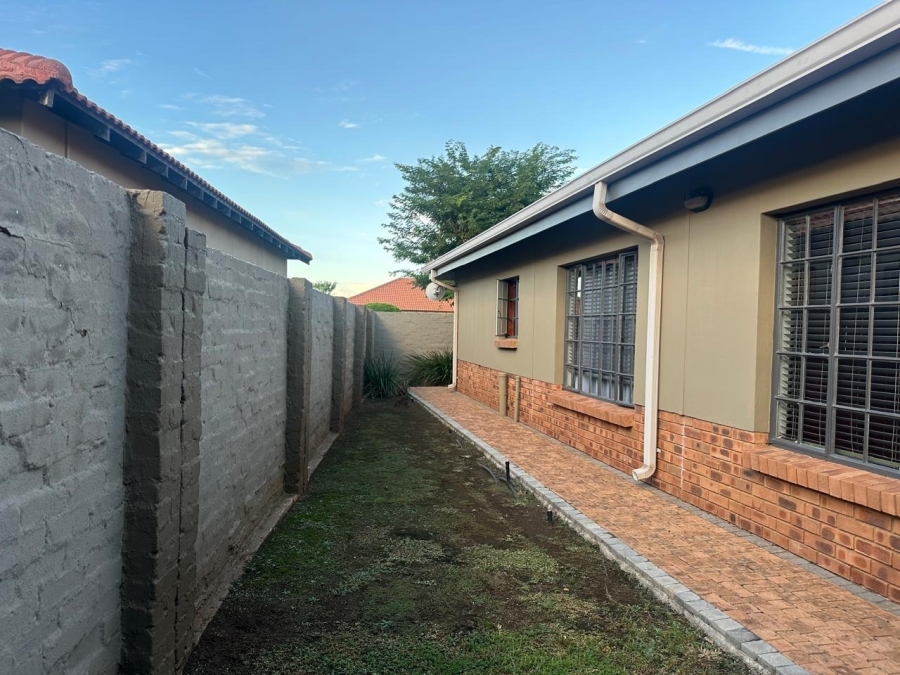 4 Bedroom Property for Sale in Waterkloof A H North West